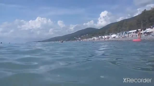 Молочное море. Пляж Дельфин 🐬 после дождя. Лазаревское Сочи смотреть онлайн