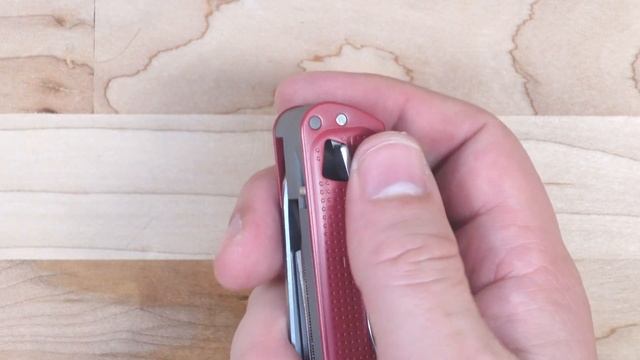 Leatherman Free T4 Table Top Review - Overall A Solid Pocket Tool! смотреть онлайн