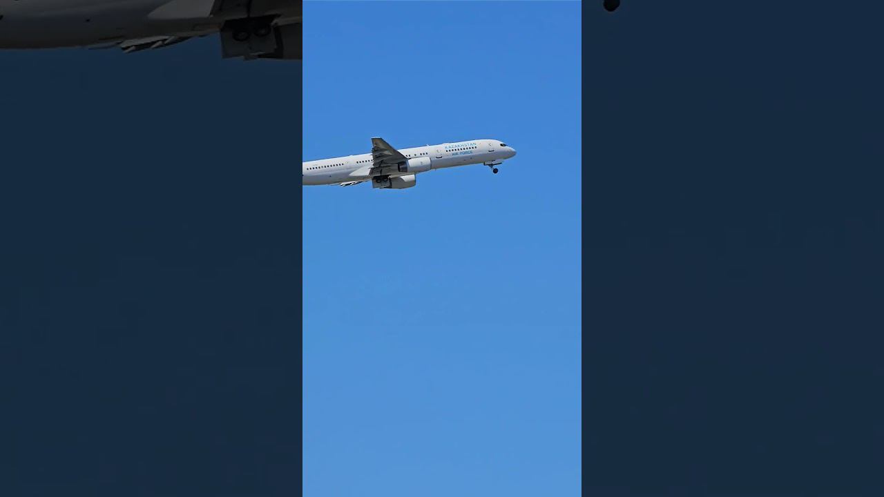 #757 #boeing #airport #airport #boeing757 #shorts #short смотреть онлайн