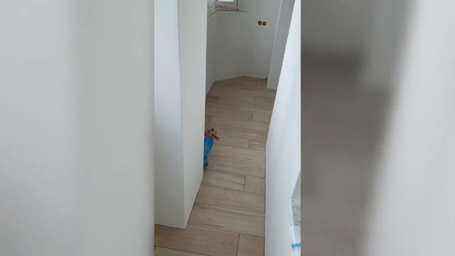 Уборка перед затиркой. Эпоксидная затирка на объекте, чистим всё. смотреть онлайн