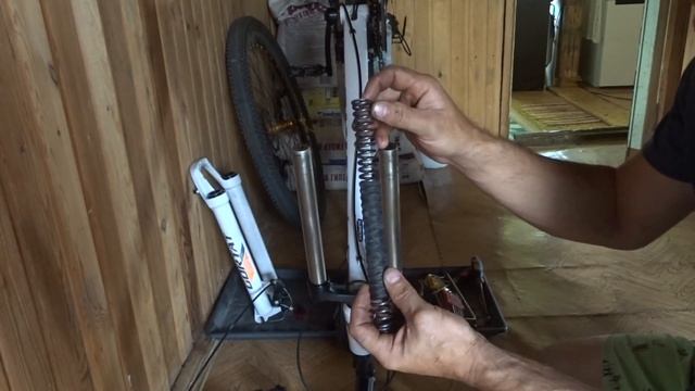 Апгрейд дешёвой, пружинной, китайской вилки велосипеда.