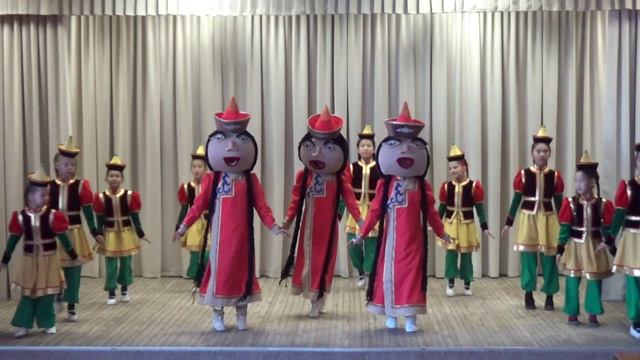 "Хухэлдэй" ("Куклы") смотреть онлайн