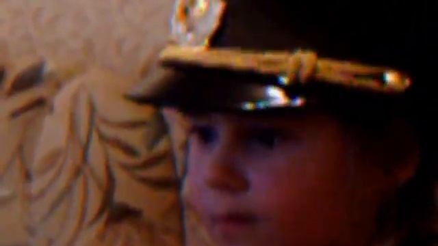 внучка примеряет военную форму смотреть онлайн