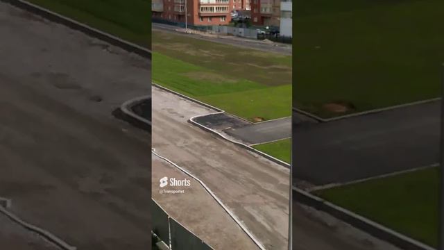 Подвозка на экскаваторе погрузчике 2 видео #Shorts смотреть онлайн