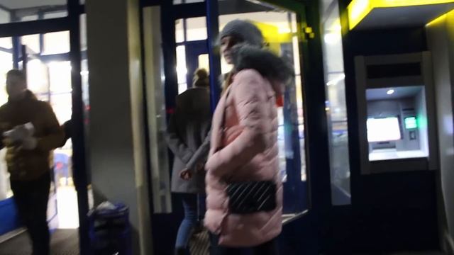 VLOG Как мы встречали Настю и Катю. Ночь, поезда смотреть онлайн