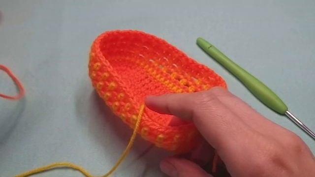 Пинетка крючком для новорожденных. Крючок для начинающих. смотреть онлайн