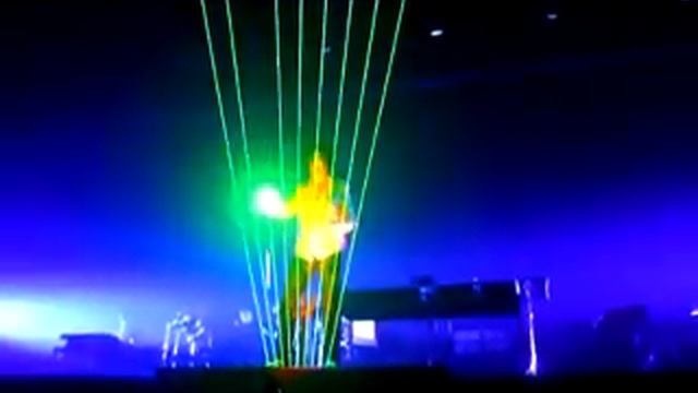 Laser Harp gets stuck, has problems, goes crazy!! Jean Michel Jarre unique foota.flv смотреть онлайн