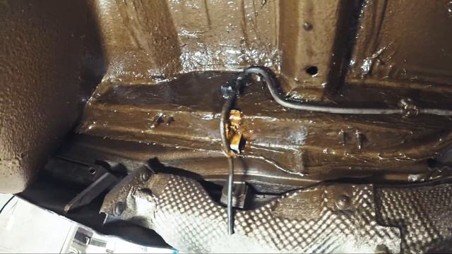 Реставрация BMW 7 e66 Установка топливного бака Обзор нового крепежа Сборка днища смотреть онлайн