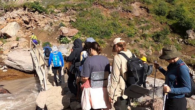 Северное Приэльбрусье, поляна Эмануэля, каменные грибы - HD 1080p