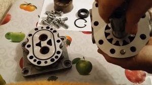 сборка гидравлического насоса нш 50 м-3.мастер  assembly of a hydraulic pump NSh 50 m-3.