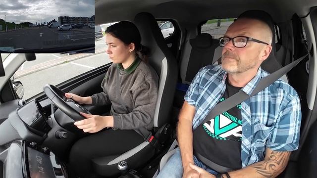 What the EXAMINER wants to see on the DRIVING TEST, observations! смотреть онлайн