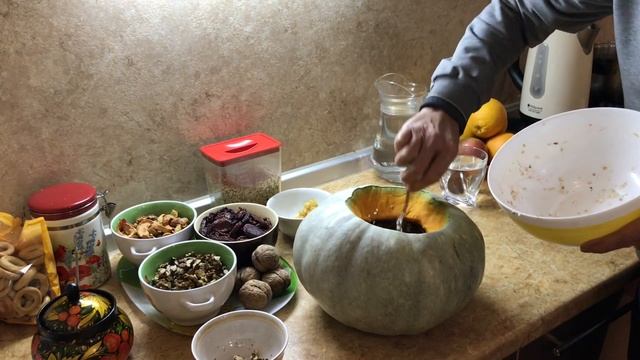 Запекаем тыкву с рисом и сухофруктами в духовом шкафу. Домашний рецепт каши. смотреть онлайн