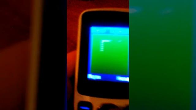 Я играю игру на кнопочном телефоне смотреть онлайн