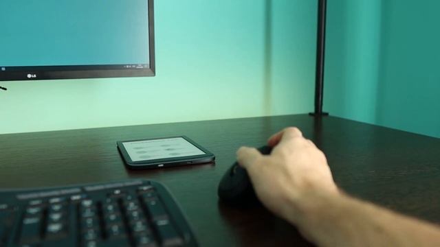 Рабочее место программиста дома. Регулируемый стол по высоте. Кресло-седло. Советы по эргономике. смотреть онлайн