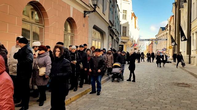 Досрочное голосование: в полдень у Посольства России смотреть онлайн