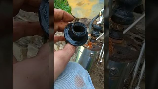 Ремонт вибрационного насоса для скважины. Repair of a vibration pump for a well. смотреть онлайн