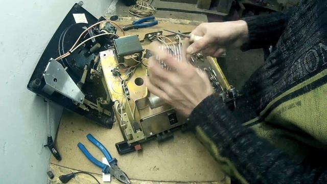 Разобрал старый проигрыватель,а там.....? смотреть онлайн