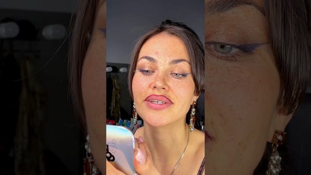 Шикарные красные губы с использованием всего двух карандашей для губ @ProVG смотреть онлайн