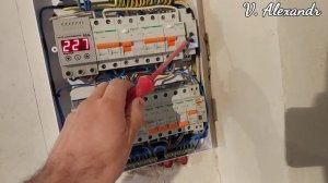 Сборка электрощита реле контроля напряжения и приоритета нагрузки