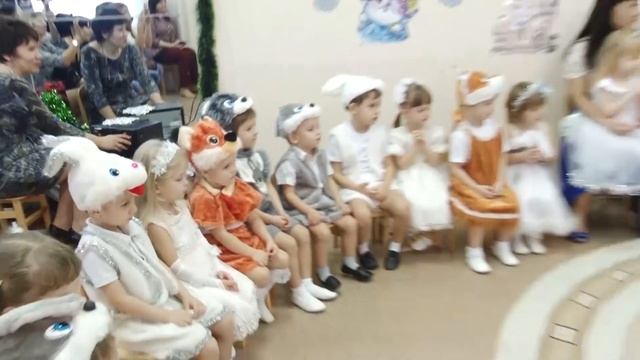 Новогодний утренник "Танец мишек" смотреть онлайн