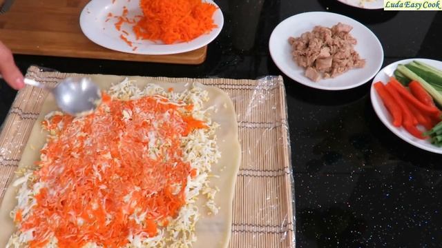 САЛАТ РОЛЛ МИМОЗА с сыром и тунцом - Салат СУШИ необычная подача блюд - Salad roll MIMOSA RECIPES смотреть онлайн