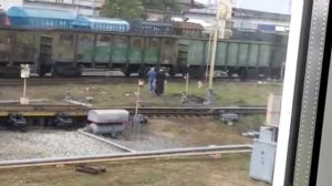 Батюшка освещает железнодоржную горку перед комиссией ЦРБ )))))
