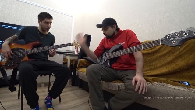 Поднатаскиваю второго бас-гитариста нашей рок-оперы. смотреть онлайн