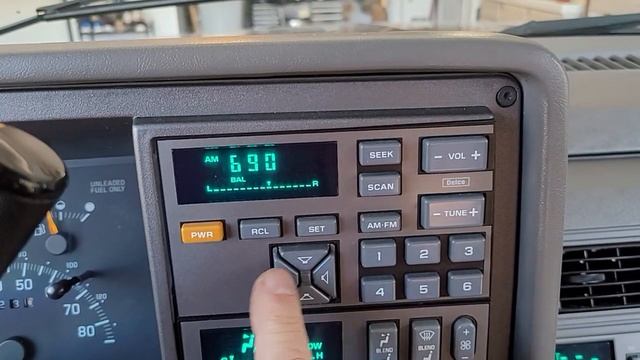 1993 Chevrolet Suburban K2500 Audio after Repair смотреть онлайн