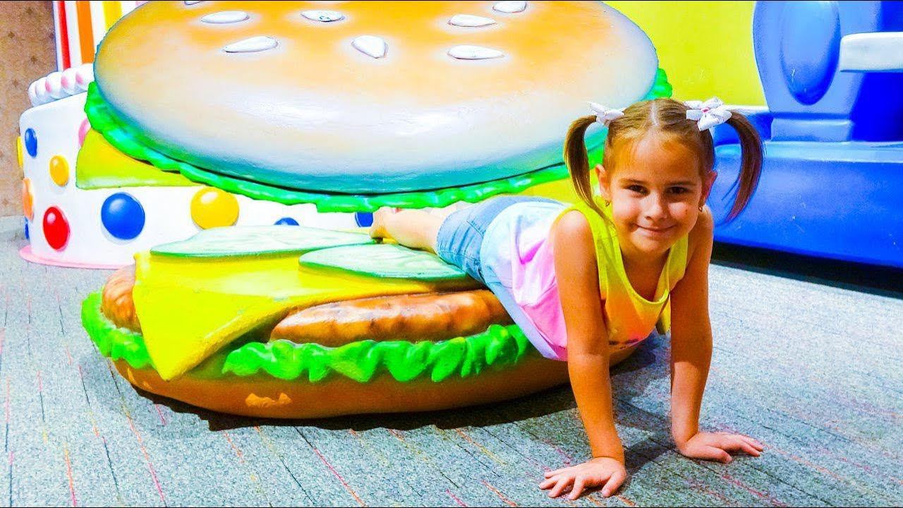 Алина попала в новый ДОМ ВЕЛИКАНА Забавная история с Гигантскими Игрушками смотреть онлайн