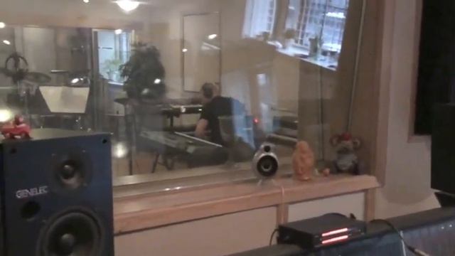 Peter Larsen Hvor i verden Peter Brander смотреть онлайн