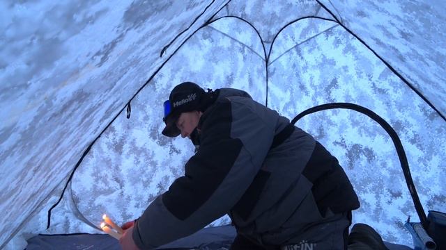 СИБИРСКИЙ КАРАСЬ загибает кивок... АТАКУЕТ приманку на каждом забросе!!!Зимняя рыбалка 2022 смотреть онлайн