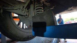 СТУЧИТ И СКРИПИТ ХОДОВАЯ  KIA SPORTAJE 3 осмотр ходовой. Как найти стук в подвеске