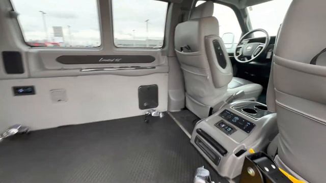 Wheelchair-Accessible 2018 Chevrolet Explorer Vans Conversion Van | CP16886T смотреть онлайн