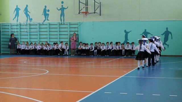 Смотр строя и песни, 1в класс смотреть онлайн