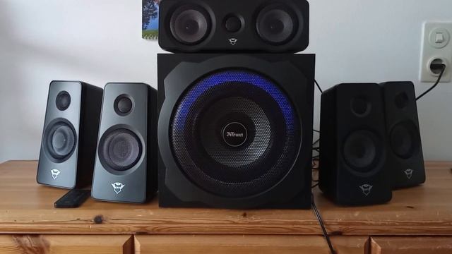 TRUST GXT 658 5.1 Tytan vs Creative T40 Series II || Sound Demo w/ Bass Test смотреть онлайн