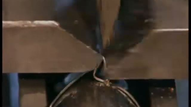 072 Долото; Дубление кожи; Кисточка; Фонарик; Слесарная ножовка смотреть онлайн