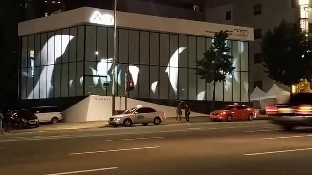 Автосалон AUDI в Корее. Обратная проекция