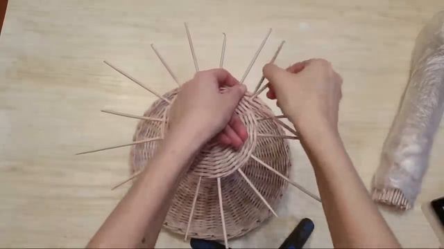 Плетем 2х-ярусный поднос из газетных трубочек 4! Запись трансляции! смотреть онлайн