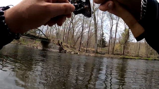 New Jersey Trout fishing Berkley Gulp pinched crawlers River wading + Bonus pink trout magnet catch смотреть онлайн