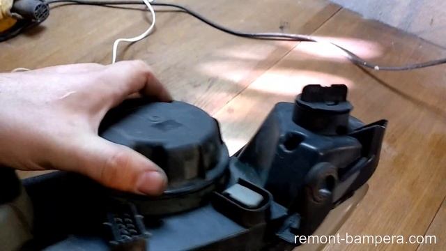 Ремонт креплений автомобильных фар, 4 способа.