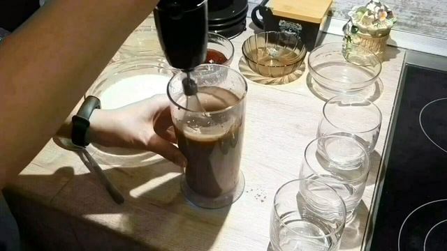 Десерт из ряженки с клубничным джемом и какао за 5 минут.? смотреть онлайн