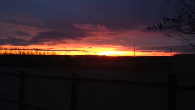 Красивый красный восход солнца смотреть онлайн