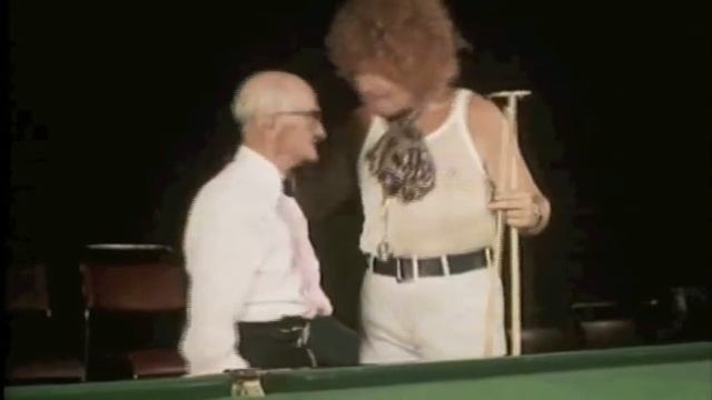 Benny Hill - Head slapping смотреть онлайн