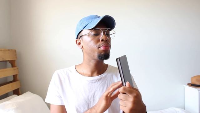 What's In My Bag (School/Everyday) | Absolutely Adonis смотреть онлайн