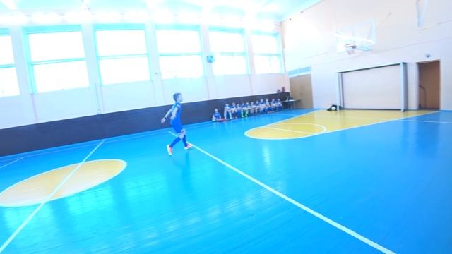 Тесты: "Высокое набивание" (РАЗНЫМИ НОГАМИ - ВЫШЕ ГОЛОВЫ: 12л=50, 11л=40, 10л=30, 9л=20, 8л=10 раз) смотреть онлайн