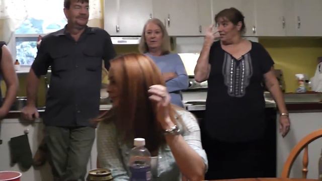 Mark surprising family смотреть онлайн