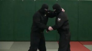 ОМОН. Видео рубрика по самообороне и боевому самбо. Урок 12.