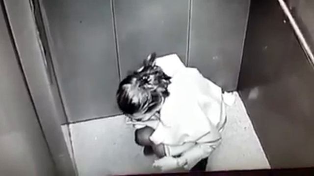 Она знала что ее снимает скрытая камера. Она это сделала для хайпа ?? смотреть онлайн