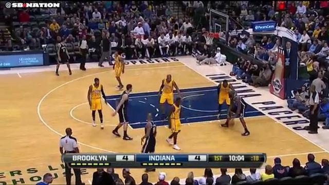 Reggie Evans posts up Roy Hibbert смотреть онлайн