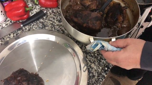 Ух томлённое мясо тихо с луком прощалось